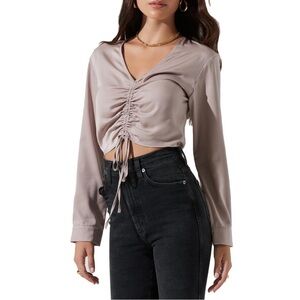 ASTR the Label | NWOT Mushroom shirted long sleeve v-neck cropped blouse top